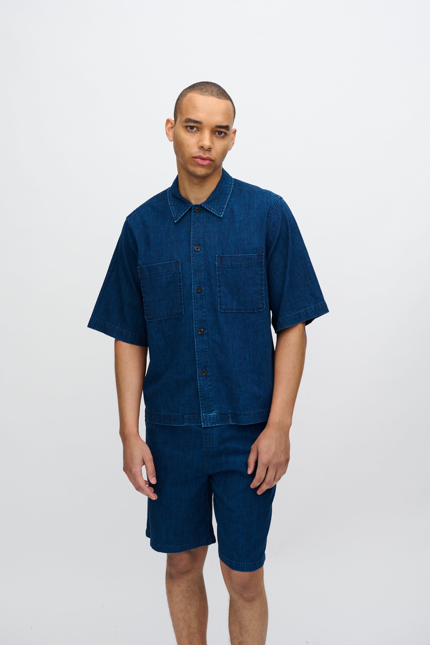 Lennon short sleeved shirt in linen blend 4239 - Sky Captain