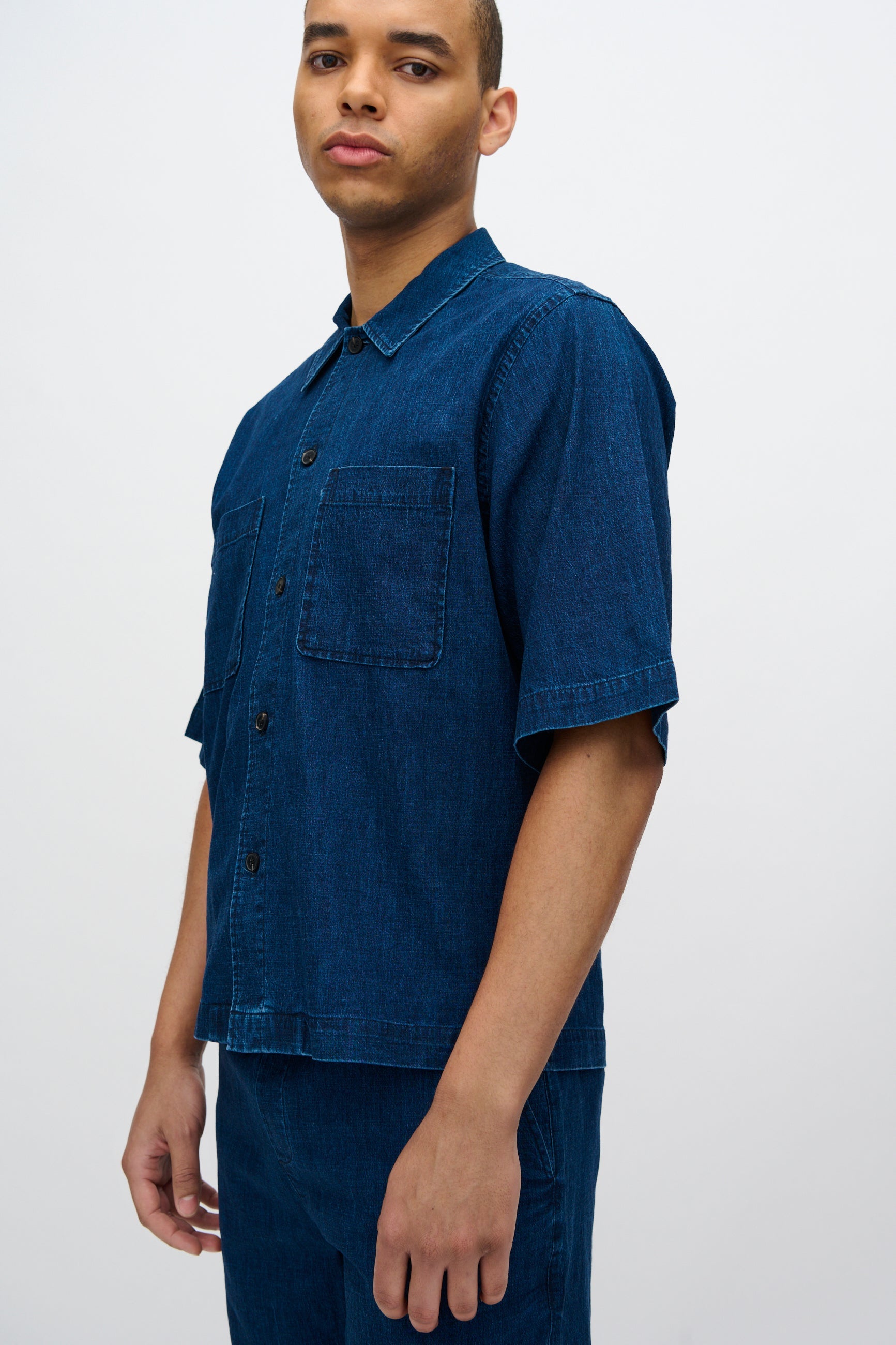 Lennon short sleeved shirt in linen blend 4239 - Sky Captain